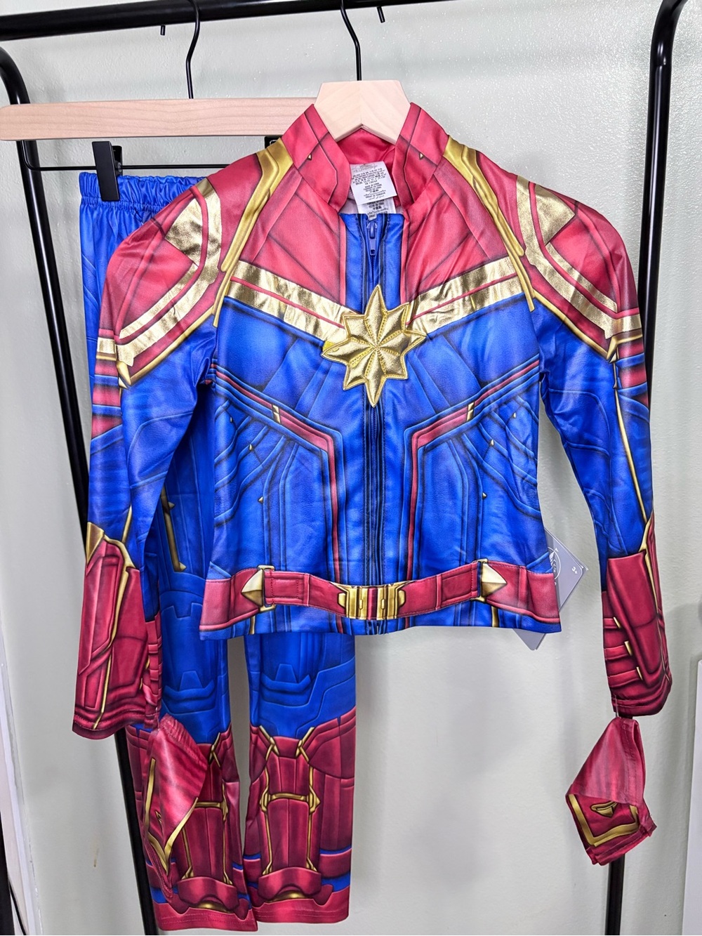NWT Disney Store Marvel Captain Marvel Costume Set Kids Girls Size 5/6 & 7/8